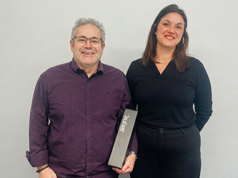 Käufer und Verkäuferin einer Eigentumswohnung in Schaffhausen mit Reasco Immobilien AG